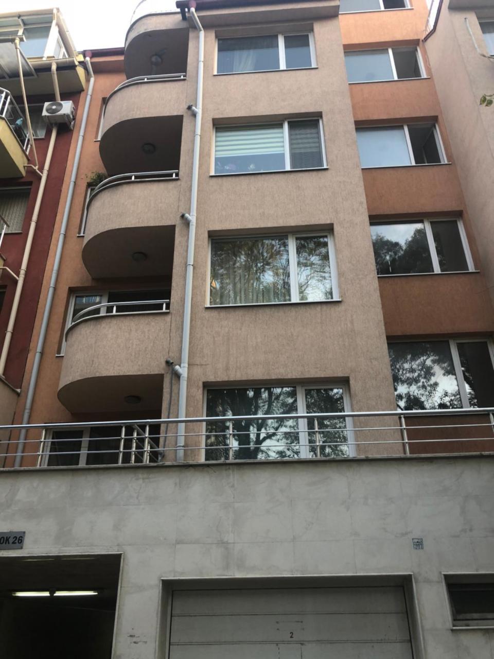 Rakovski Gn / Free Garage *